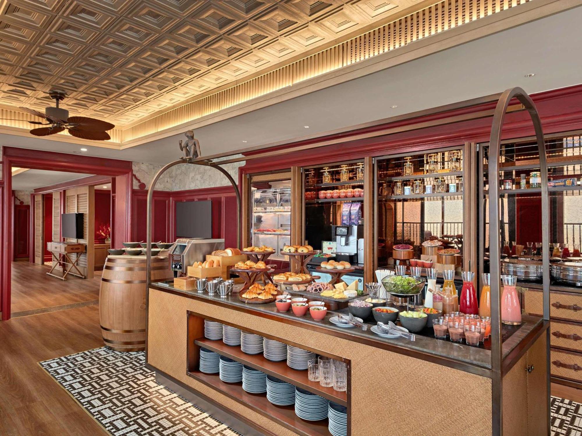 Moevenpick Resort 潘切 外观 照片
