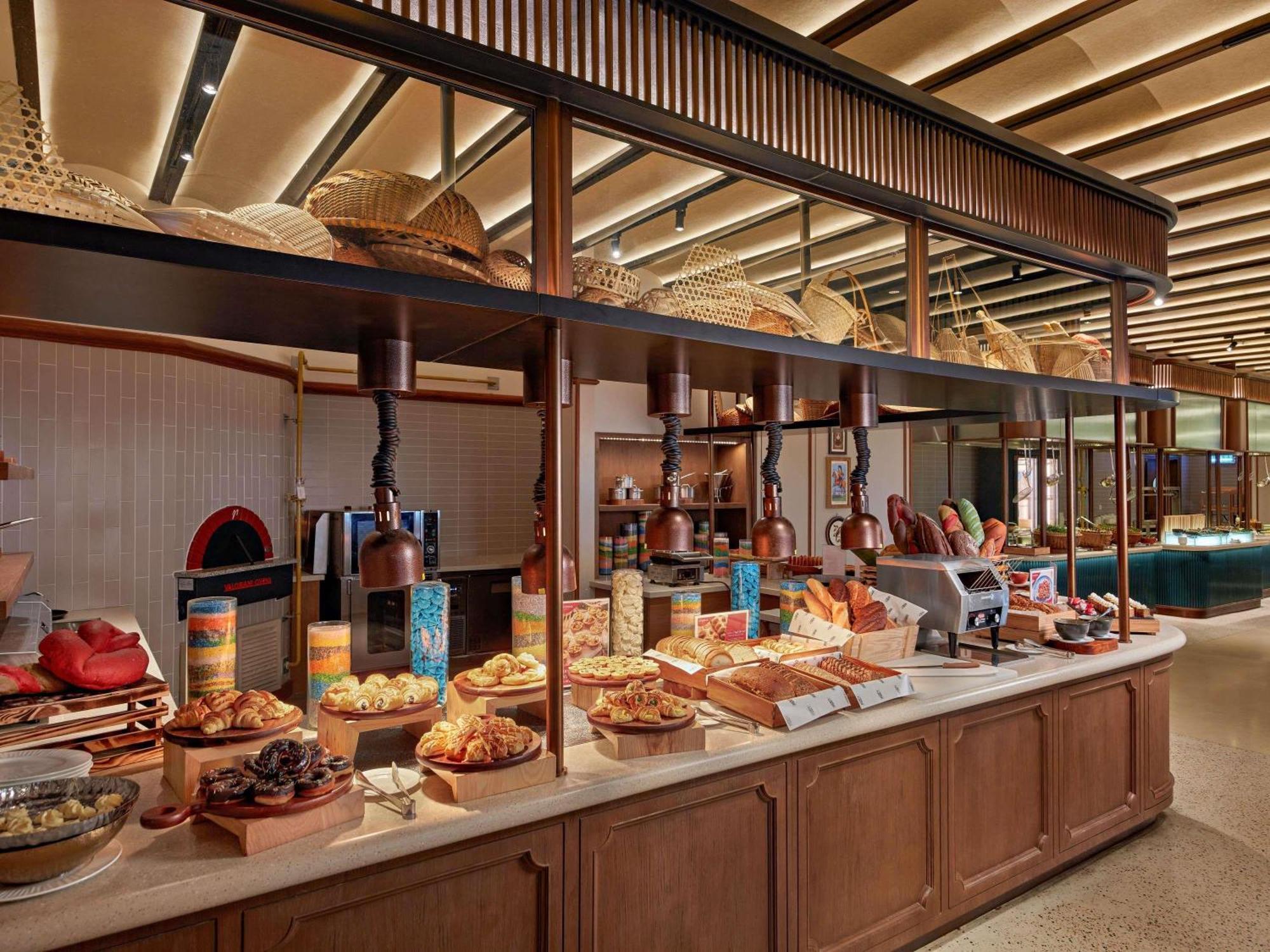 Moevenpick Resort 潘切 外观 照片