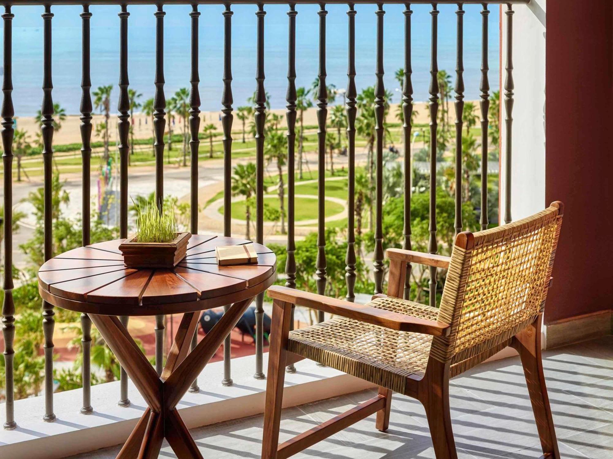 Moevenpick Resort 潘切 外观 照片